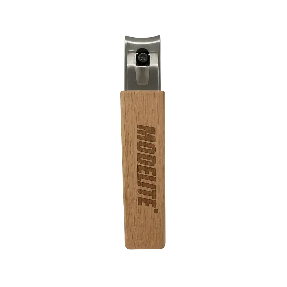 Denne kompakte og praktiske negleklipper med sit håndtag i naturligt bøgetræ sikrer en ren og præcis klipning af neglene til daglig brug.